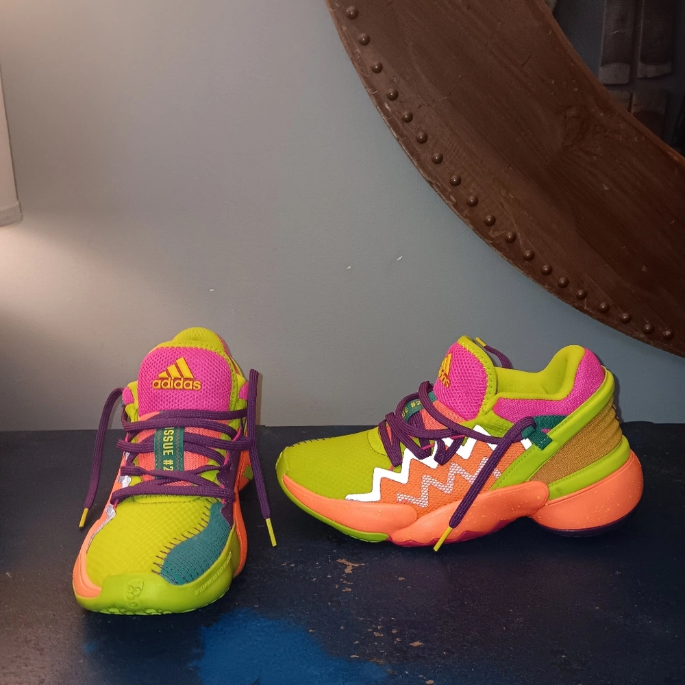 D.O.N. adidas basketball sneakers - Picture 3 of 3